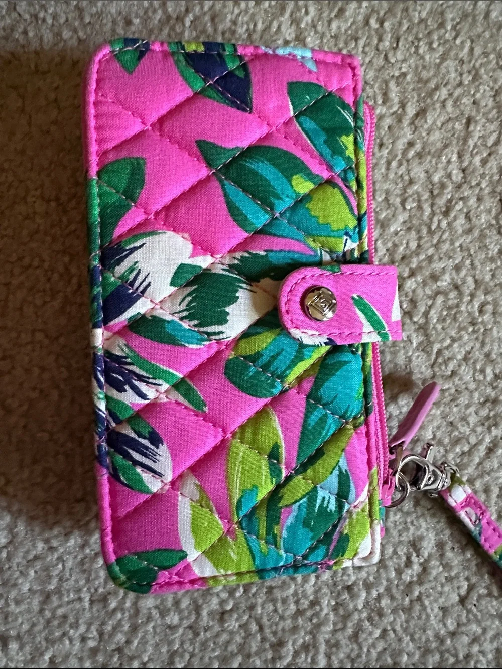 Vera Bradley Pink Green Floral Quilted Wallet brand new - Picture 4 of 8